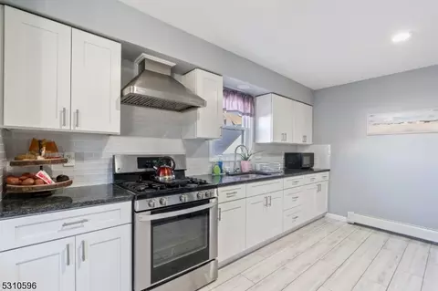 392 Taylor Ave, Hackensack, NJ 07601 photo 9