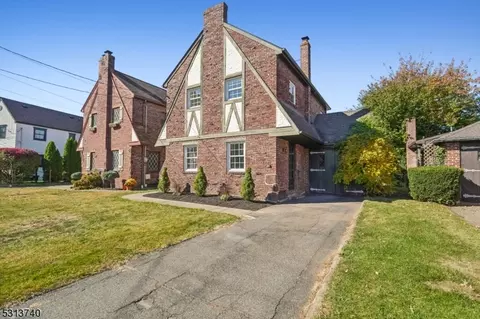 36 Windsor Rd, Clifton, NJ 07012