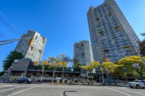 7002 John F Kennedy Blvd E #35G, West New York, NJ 07093