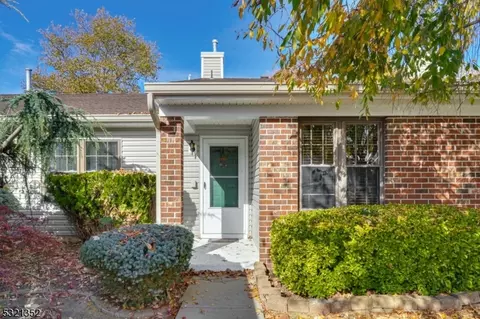 313 Wycoff Way W, East Brunswick, NJ 08816
