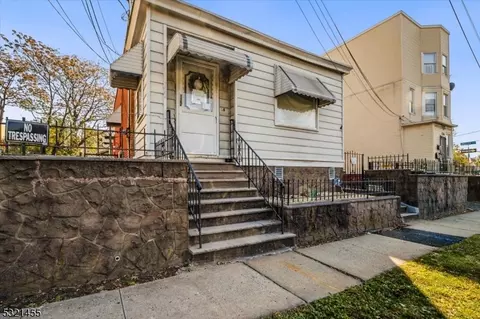 122 Eastern Pkwy, Irvington Twp, NJ 07111