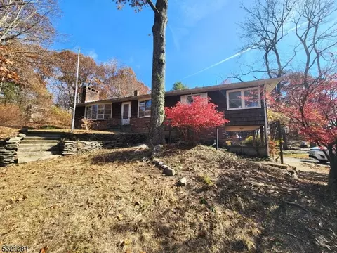 270 Lakeview Dr, Newton, NJ 07860