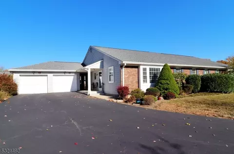 6 Lynn Ct, Florham Park, NJ 07932