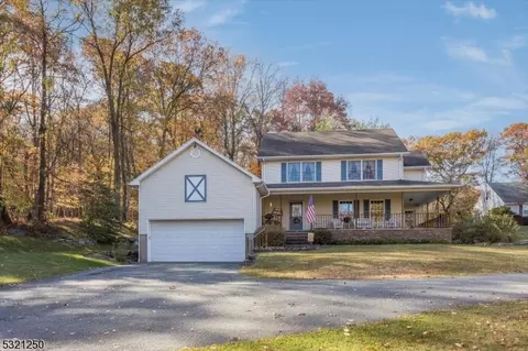 48 Breakneck Rd, Oakland, NJ 07436