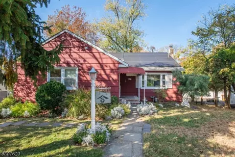 96 Bowden Rd, Cedar Grove, NJ 07009
