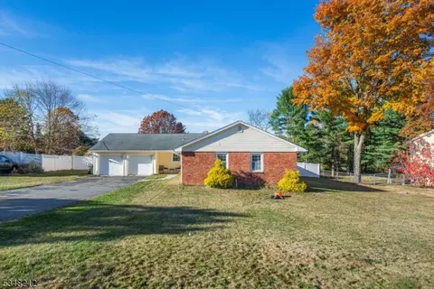 7 Indian Spring Rd, Mount Olive, NJ 07828
