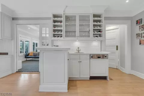 39 Lloyd Rd, Montclair, NJ 07042 photo 23
