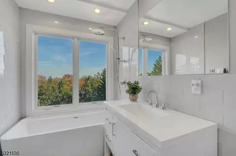 39 Lloyd Rd, Montclair, NJ 07042 photo 33