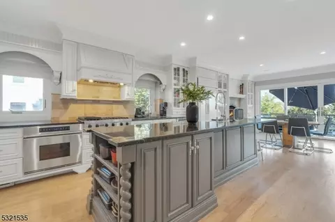 39 Lloyd Rd, Montclair, NJ 07042 photo 22