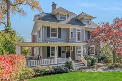 39 Lloyd Rd, Montclair, NJ 07042 photo 3