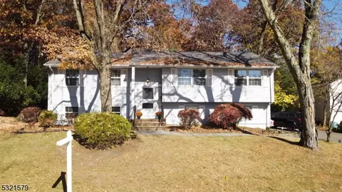 30 Marlo Rd, Wayne, NJ 07470 photo 3