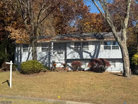 30 Marlo Rd, Wayne, NJ 07470