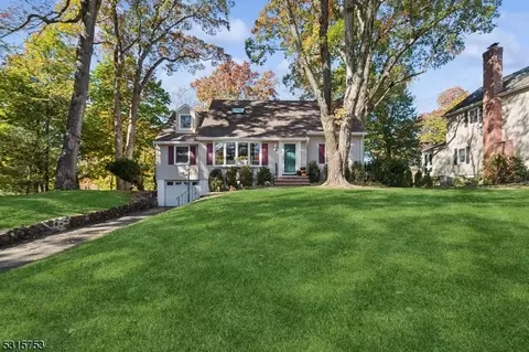 3 Green Knolls Rd, Morristown, NJ 07960