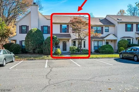 602 Maplecrest Rd, Edison, NJ 08820 photo 2