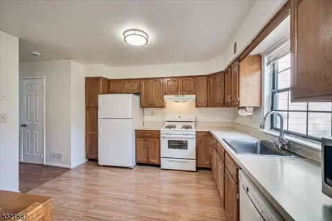 602 Maplecrest Rd, Edison, NJ 08820 photo 19