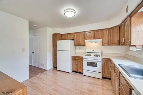 602 Maplecrest Rd, Edison, NJ 08820 photo 20