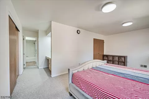 602 Maplecrest Rd, Edison, NJ 08820 photo 26