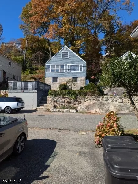 35 S Lakeside Ave, Jefferson, NJ 07849