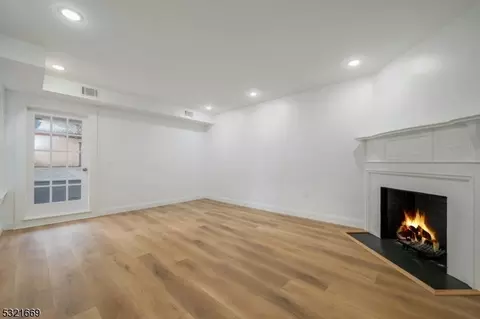 596 Berkeley Ave, City Of Orange, NJ 07050 photo 16