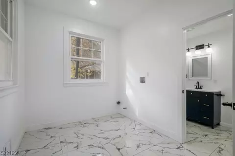 596 Berkeley Ave, City Of Orange, NJ 07050 photo 15