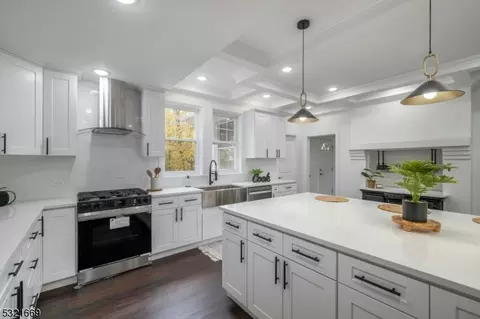 596 Berkeley Ave, City Of Orange, NJ 07050 photo 10