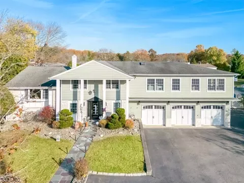 822 Valley Rd, Wayne, NJ 07470