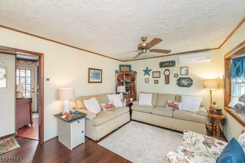 50 4th Ave, Wanaque Boro, NJ 07420 photo 4