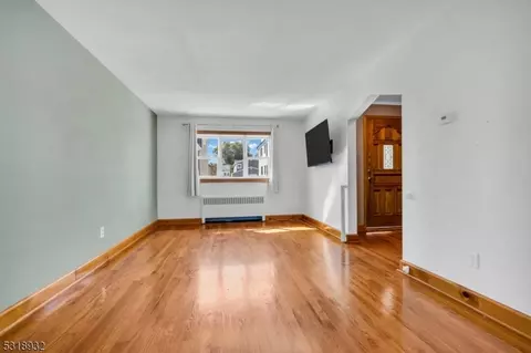 29 Devon Ter, Kearny, NJ 07032 photo 7