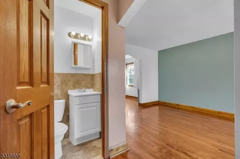29 Devon Ter, Kearny, NJ 07032 photo 5