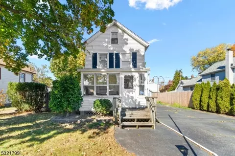 15 Railroad Ave, Helmetta, NJ 08828