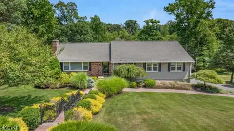 62 Brookside Ter, Caldwell, NJ 07006