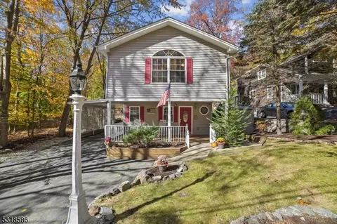 4 Rockwood Trl, Kinnelon, NJ 07405