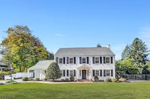 68 Ridge Rd, Little Falls, NJ 07424