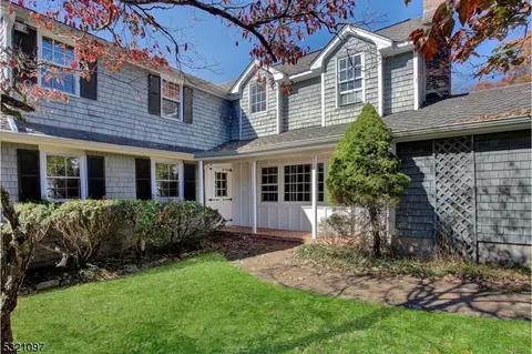 16 Beavers Rd, Tewksbury Twp, NJ 07830