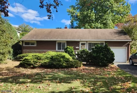 474 Oregon St, Paramus, NJ 07652