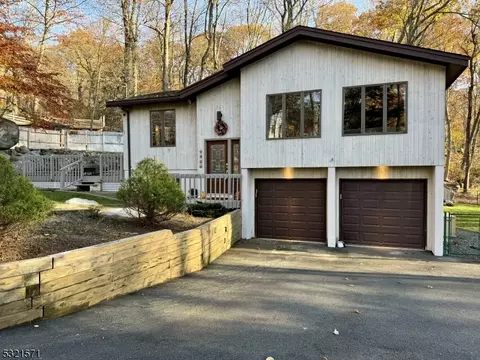 26 Glen Cove Rd, Byram Twp, NJ 07821