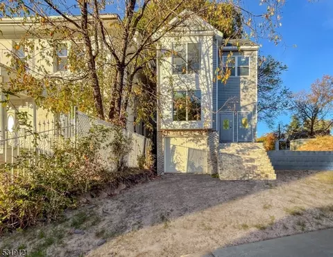 689 Clinton Ave, Newark, NJ 07108