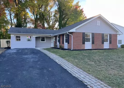 44 Medallion Ln, Willingboro, NJ 08046