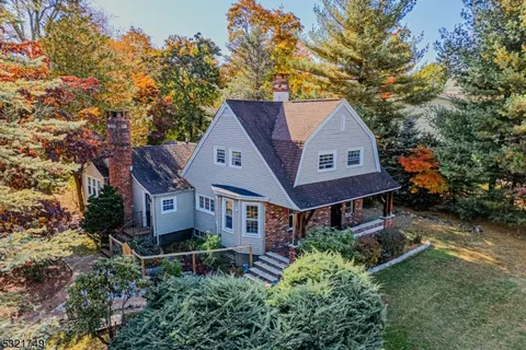 149 Hillside Ave, Allendale, NJ 07401