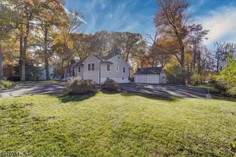 323 N Central Ave, Ramsey, NJ 07446