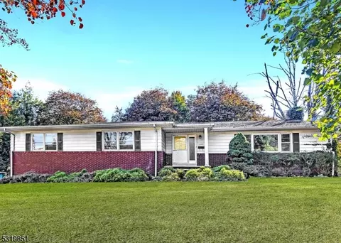 1249 Deerfield Ct, Mountainside, NJ 07092