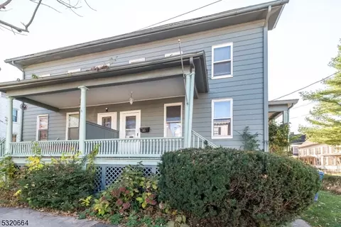 16 4th St #3, Frenchtown, NJ 08825
