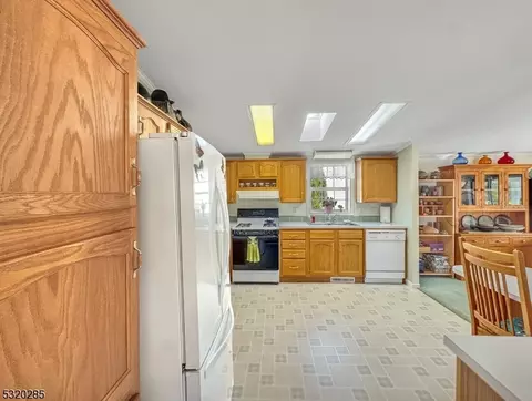 4 Nightingale Ct, Belvidere, NJ 07823 photo 6