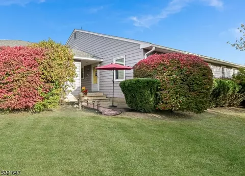 140 Brandywyne Dr, Florham Park, NJ 07932