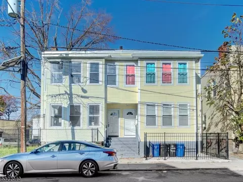 83 Wolcott Ter, Newark, NJ 07112