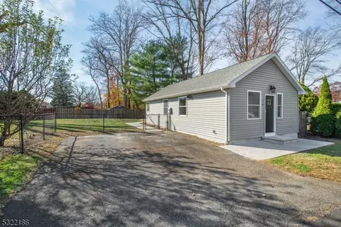 14 Laurel Dr, Jefferson, NJ 07438