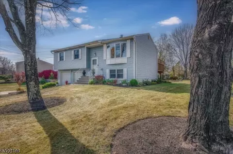 7 Terrace Dr, Newton, NJ 07860