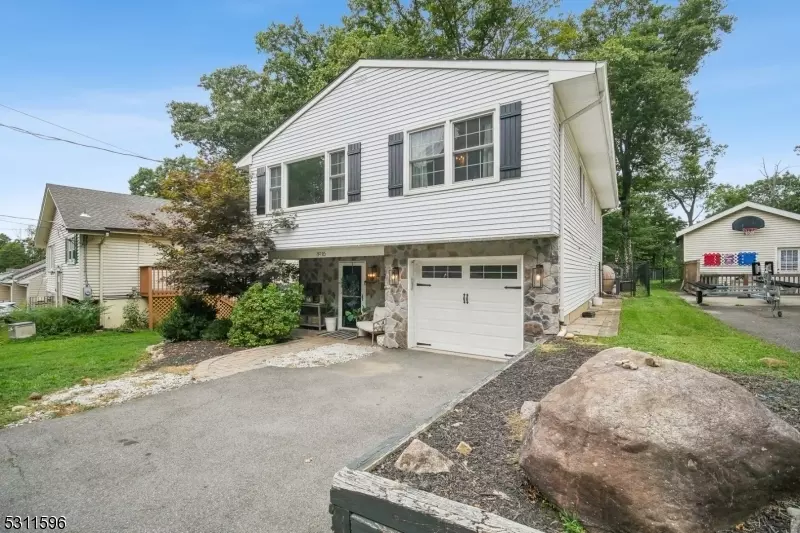  16 Cherokee Ave, Rockaway, NJ 07866 photo 2