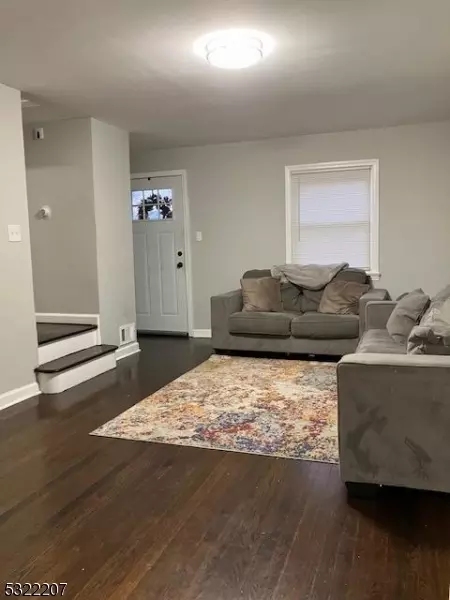 4 Coolidge Ave, Edison, NJ 08837 photo 2