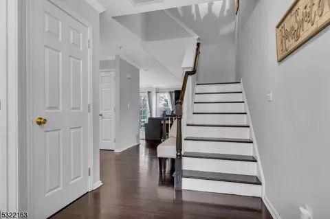 712 Wendover Ct, Randolph, NJ 07869